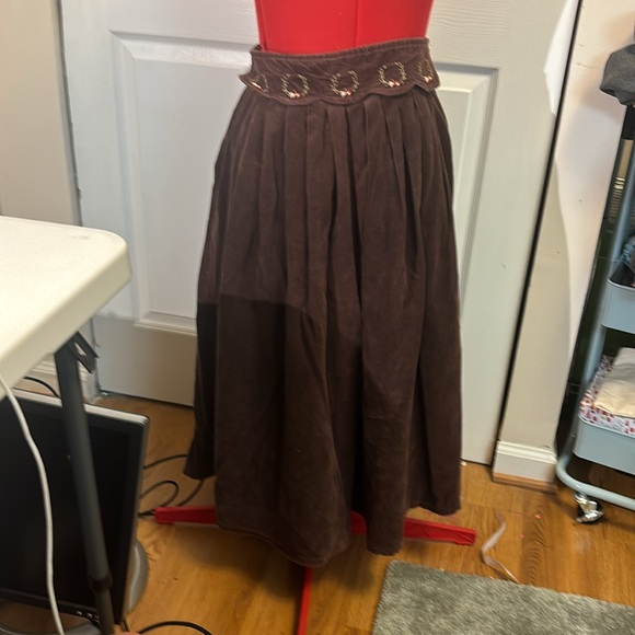 Beautiful Vintage Japanese Midi-Length Corduroy Skirt Embroidered - Picture 3 of 7